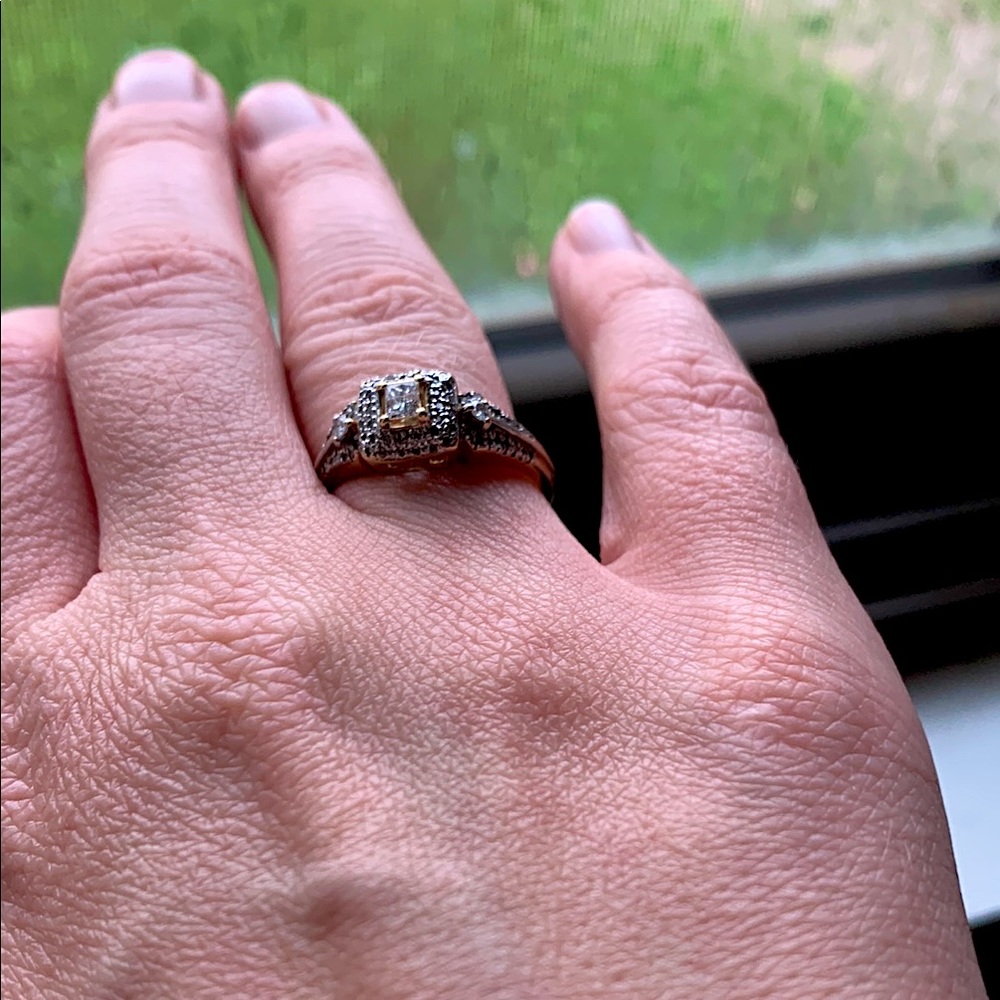 10k Yellow gold diamond ring